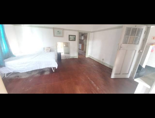 1.5 BEDROOM FLAT FOR SALE IN GLENWOOD